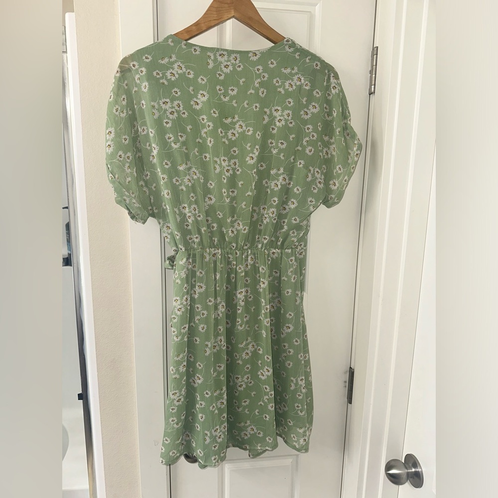 All in Favor Green Flutter Sleeve Midi Dress - Picture 4 of 5